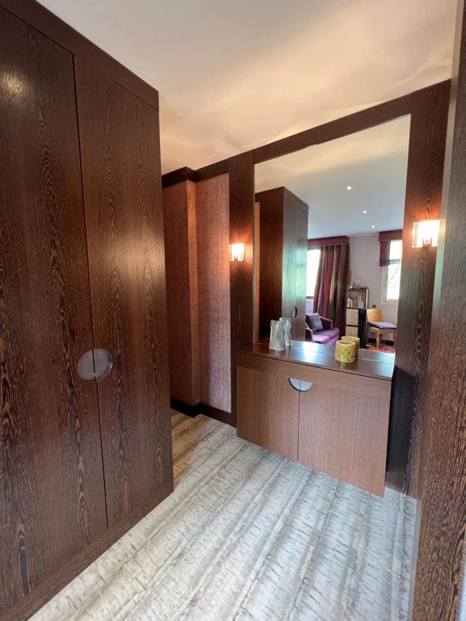 Studio Dans Le Quartier Luxe Neuilly-sur-Seine Bagian luar foto
