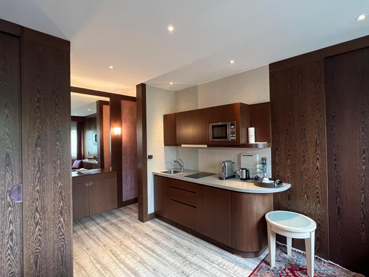 Studio Dans Le Quartier Luxe Neuilly-sur-Seine Bagian luar foto