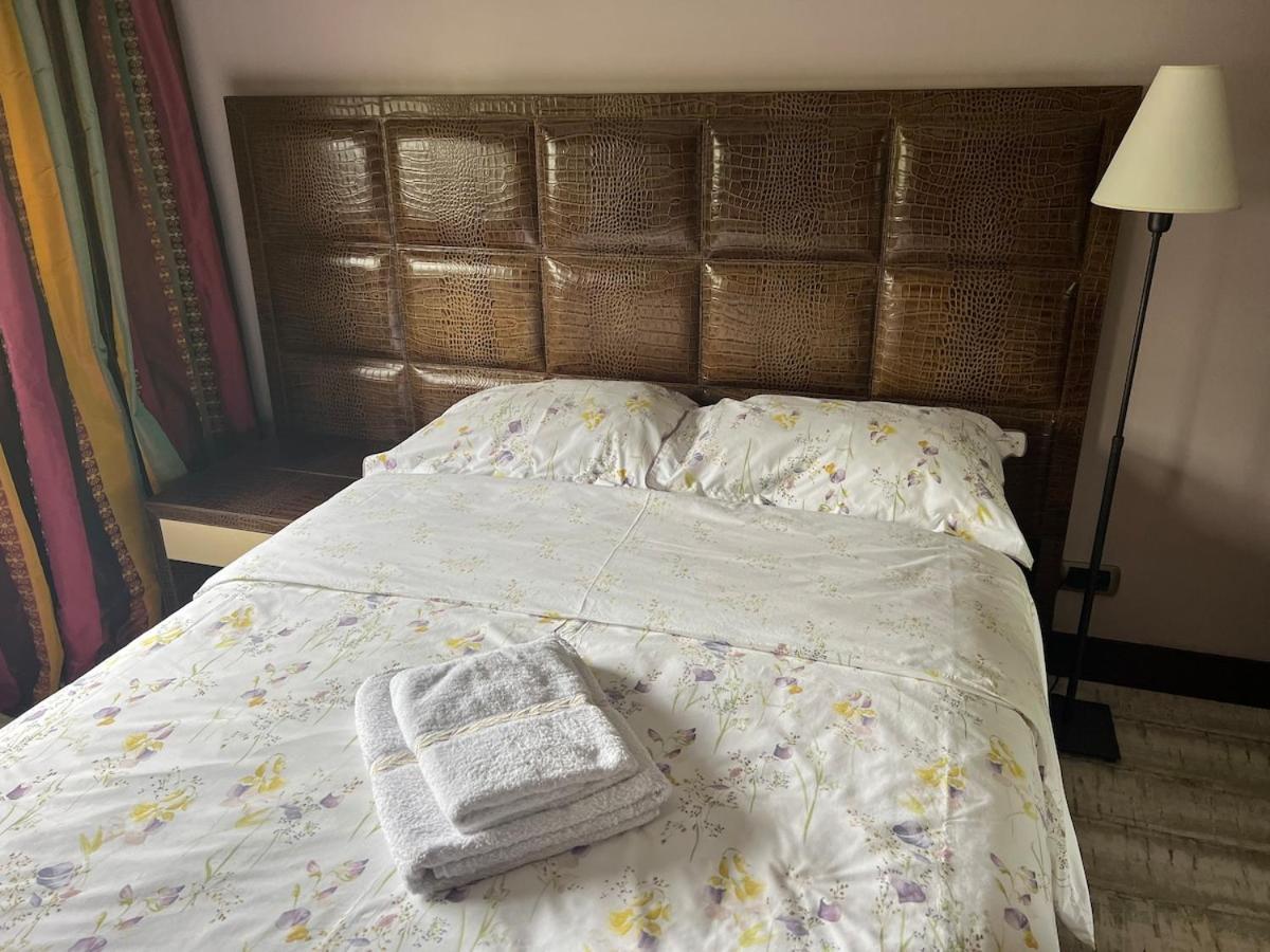 Studio Dans Le Quartier Luxe Neuilly-sur-Seine Bagian luar foto